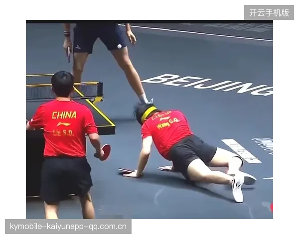 羽毛球飞身扑救滑出五米，书写你运动的传奇瞬间